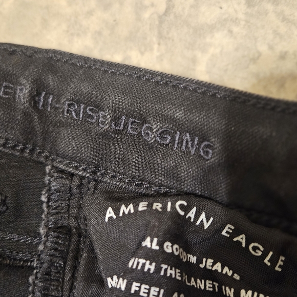 AMERICAN EAGLE Size 00 Short Super Hi-Rise JEGGING Black Distressed Denim Jeans - Picture 4 of 5